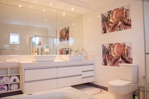 Top Signs That You Need To Get Your Bathroom Refurbished
